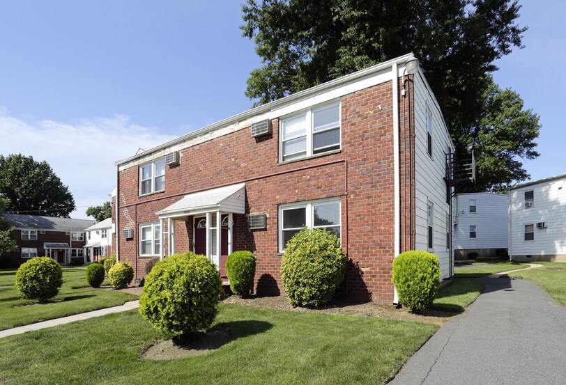 Gallery Monroe Gardens