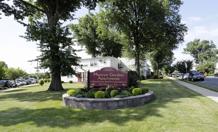 Gallery Monroe Gardens